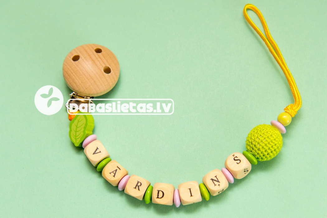 img 8947a koka-knupisa-turetajs-ar-vardu-spalvas-roza-zals 1966139946